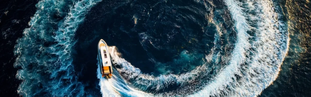 Bali Lombok luxury private boat with clear ocean
