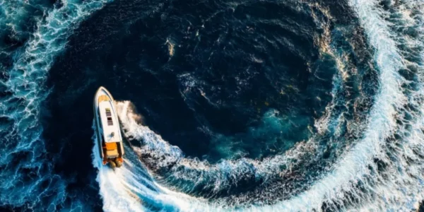 Bali Lombok luxury private boat with clear ocean