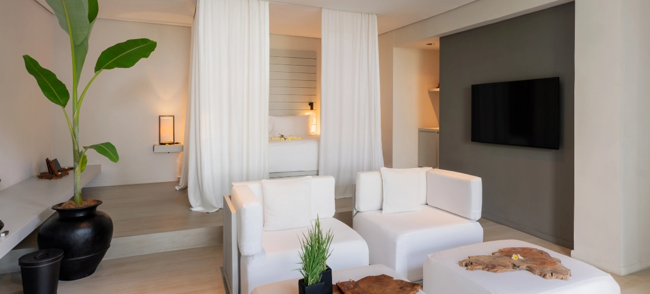 lombok luxury hotel room